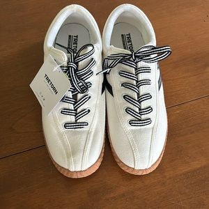 TRETORN Size 10 Canvas Sneakers. NWT